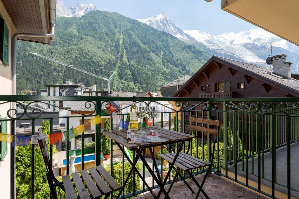 Apartment Blanc Neige 2 - Centre De Chamonix Bagian luar foto